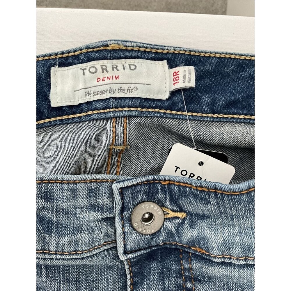 Torrid Women’s Sz18R Classic Skinny Jean -Vintage Stretch Light Wash - Picture 7 of 14